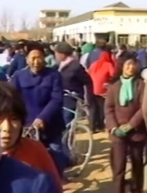 1988年的农村街头,没有手机的年代
