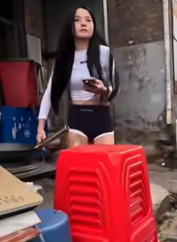 贵阳街头散步,一座山中有城,城中有山的大都市