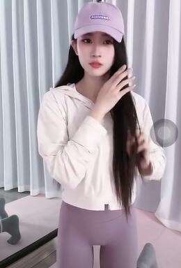 粉色瑜伽紧身裤美女主播