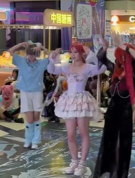 ֣�ݶ���չ��coser�㳲�������趯��Ϧ