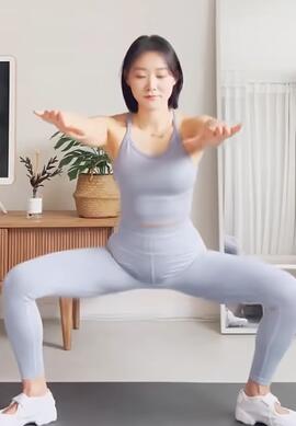 深蹲是蹲下吸气还是起身吸气