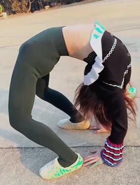 �٤��������