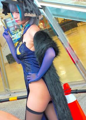 你是来帮我治颈椎病的吗 cosplay