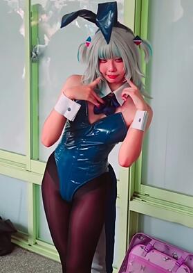 黑丝cosplay小美女真可爱