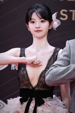 田曦薇 我斑愿称你为最强