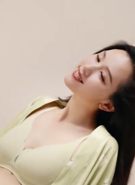 陈都灵内衣广告