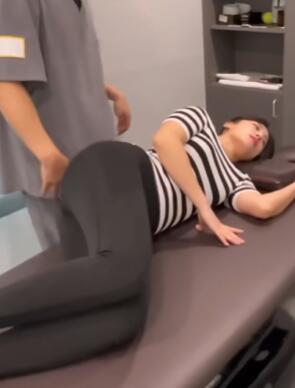 放松解压:侧缘肌肉放松拉伸手法治疗技术