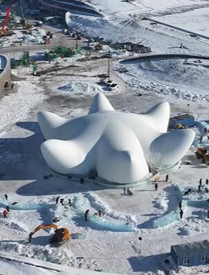 雪花摩天轮 冷热交织 冰雪共舞