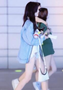 超好看的小姐姐,我们顶不住的穿搭