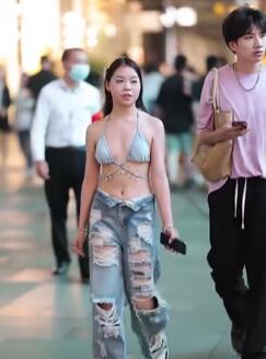 盘点街边女神,那些我们穿不起的潮鞋