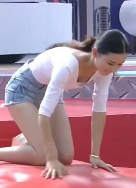 美女护士真空闯关,摄像小哥眼睛都瞪直了