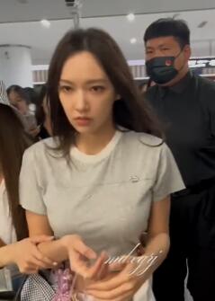 ���� ~ ���