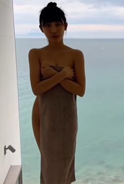 韩国超级网红小姐姐忘带泳衣的淡路岛治愈