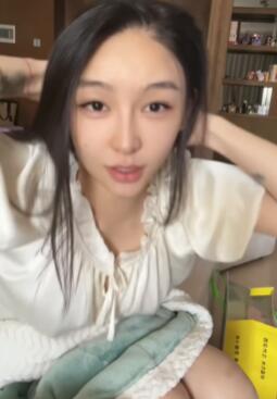 这衣服真的影响真空美女主播