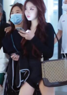 大长腿小美女,我们养不起的穿搭