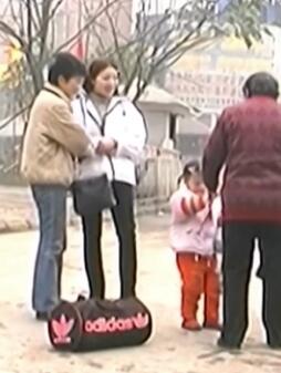 拍摄于2000年春节,那时候比现在开心