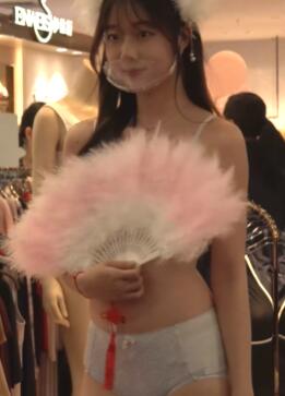 女神节內衣走秀,艾特你的好兄弟一起来瞅瞅吧