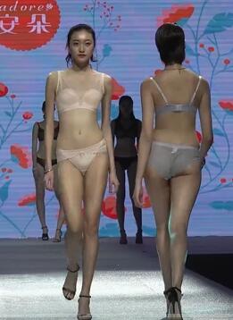 �в��� SIUF����ʽС��+Fanio�\�� ������