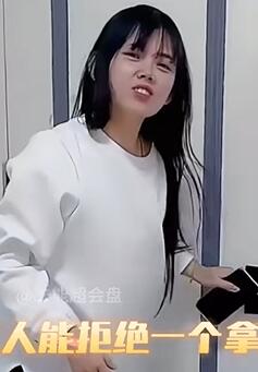 盘点那些如狼似虎的已婚女人8,哪个女人能拒绝一个拿枪的男人呢