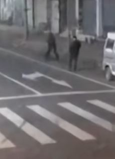 糊里糊涂强奸案,做了一半发现尺寸不对