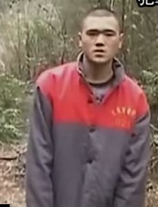 共享女友玩的欢 野外激战死的惨