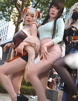 ��չ������Ů������