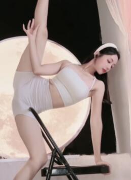 ���������� һ����С��Ů