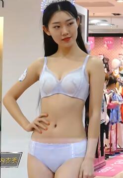 ��֪����Ůģ���̳�������