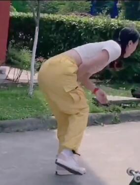 盘点美女的尴尬时刻 看着都疼