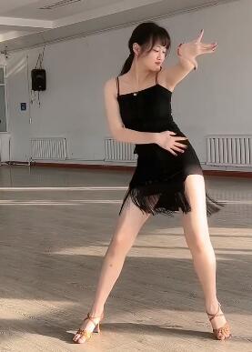 拉丁宫姥丝辣国标舞蹈生5