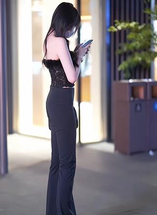 ���ĸ���������Ů