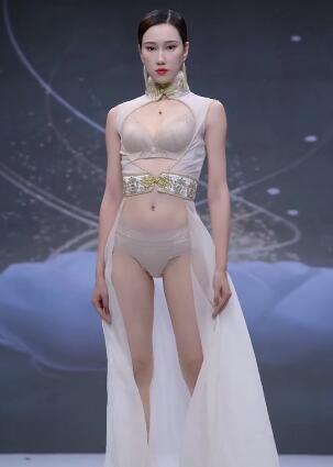 2023SIUF中国内衣文化周时尚走秀2