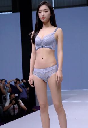 2023SIUF中国内衣文化周时尚走秀3