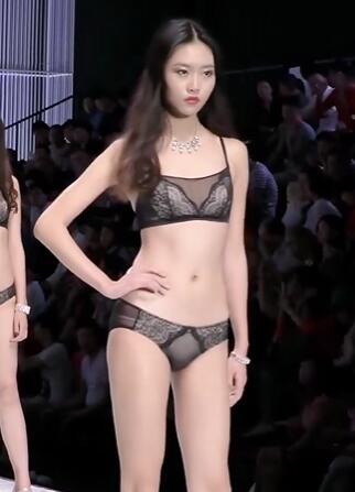 快手模特内衣T台走秀104