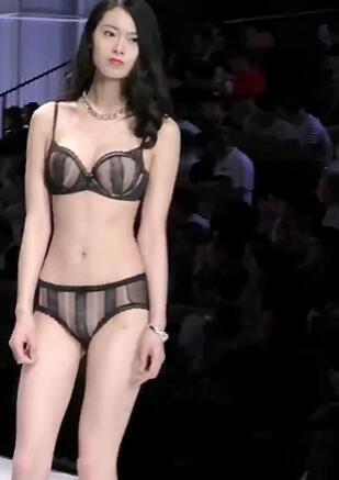 快手模特内衣T台走秀58