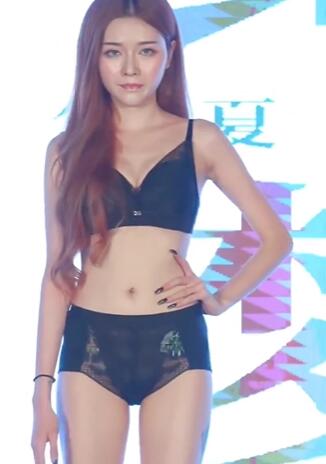 快手模特内衣T台走秀79