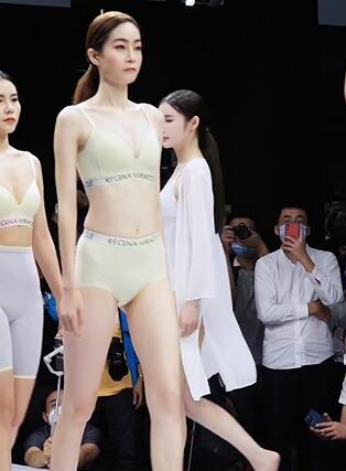 国际潮流文化周时尚内衣秀71