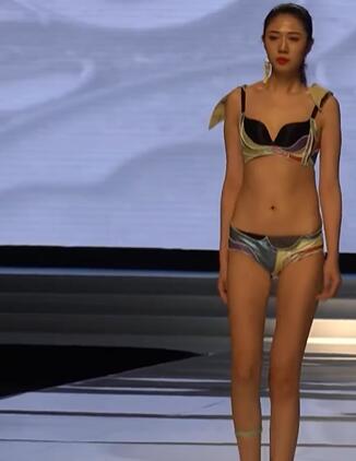 这谁能顶得住99精品模特走秀