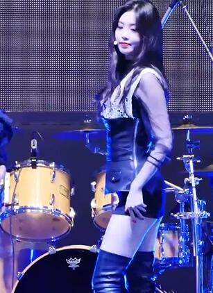 ����Ů���Ը�����9