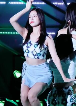 ����Ů���Ը�����16