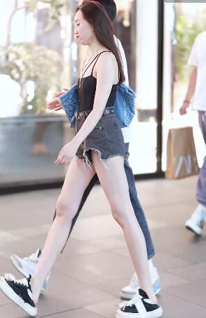 ����ţ�ж̿㳤��Ů��