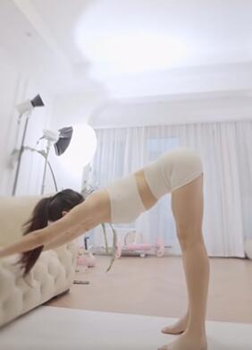 ��һ�γ������һ������ ���ڿ������٤