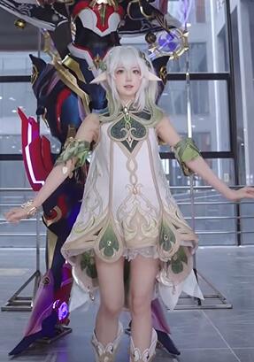 看看我干儿子的机器人 广州萤火虫漫展 纳西妲 COS