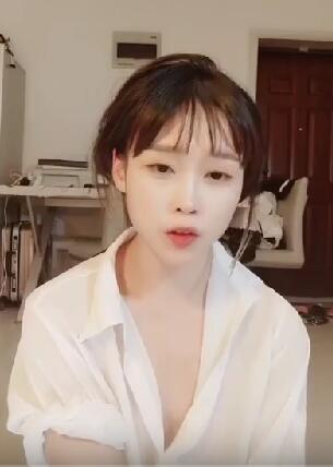 秋霞电影清纯美少女KIKI腹肌马甲线