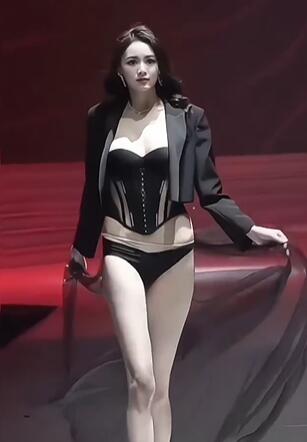 快手精品时尚美女模特T台走秀15