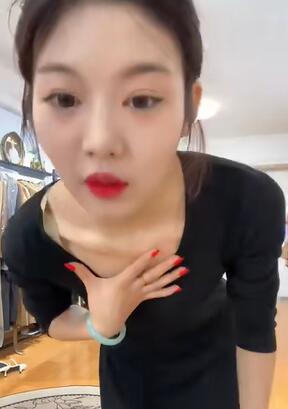 新买的衣服-自寻亮点