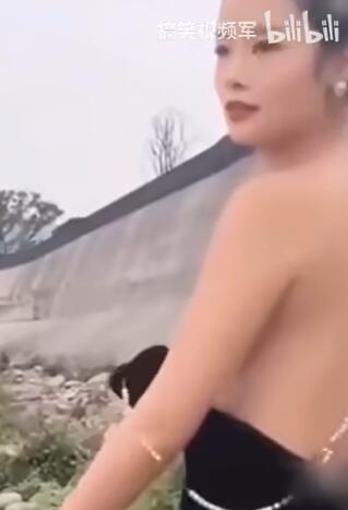 只要自己不尴尬,总有人会替你尴尬