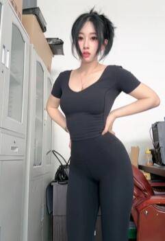 С��˯�����Ըк�ɫ�����٤����Ů�칫��ֱ��