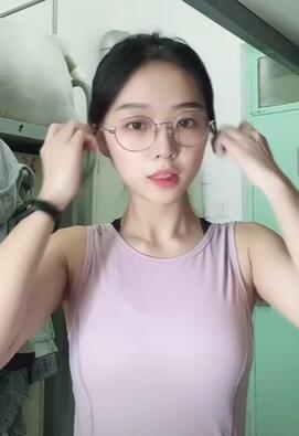 ��ŮС����ճ�ֱ��