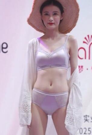 每一段都可以火爆吧!!内衣秀速来